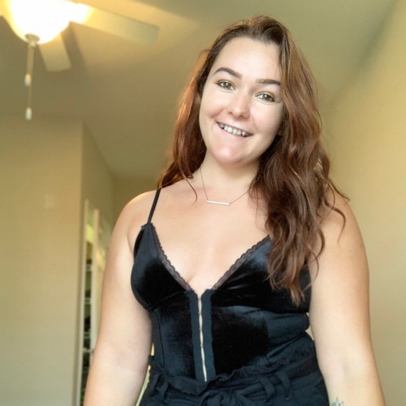 Meet your Posher, Taylor - Picture 4 of 6